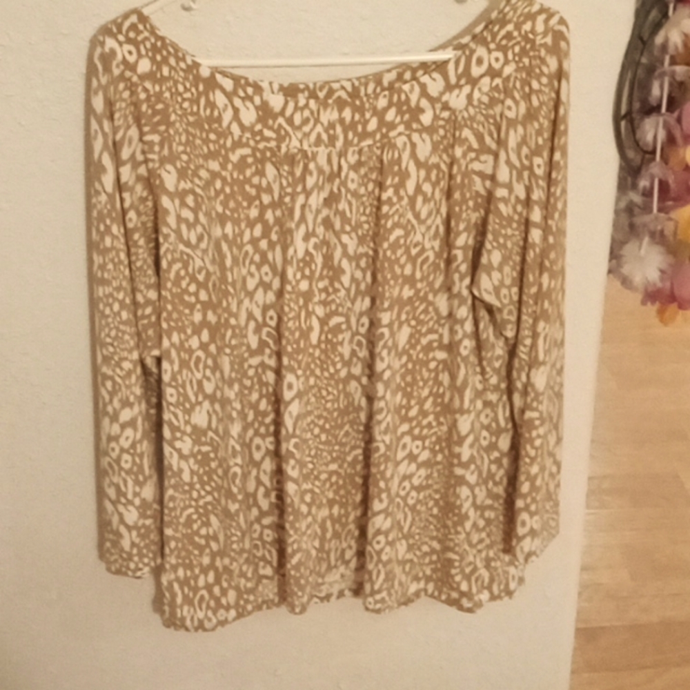 Ruby Rd. Large tan and white top!
